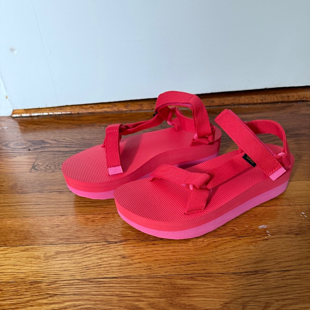 Teva platform sandals red/hot pink NWOB
